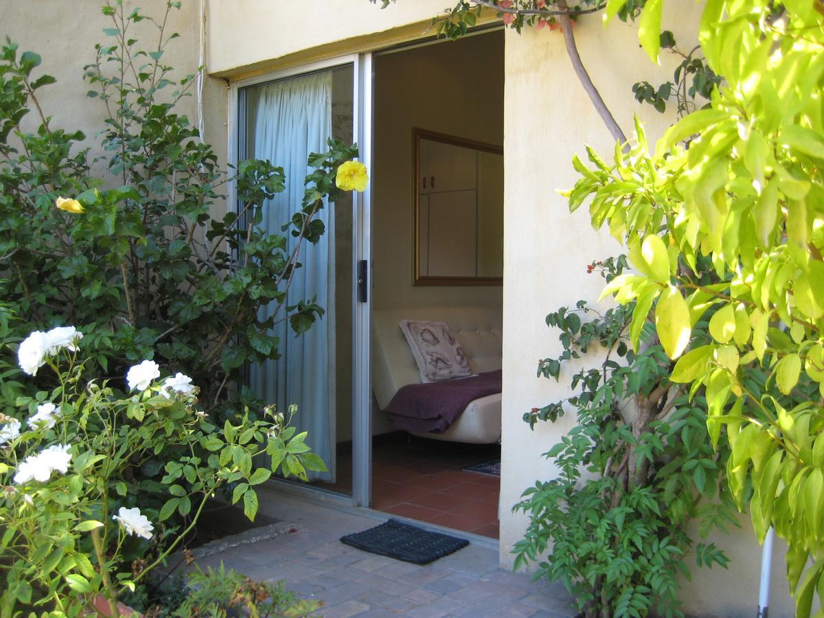 Aurora Guest Units Hotel Durbanville Luaran gambar